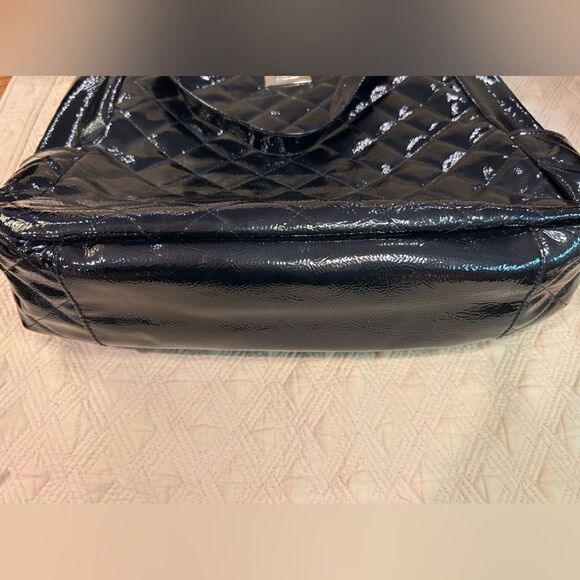 Kenneth Cole Reaction purse - Picture 5 of 7